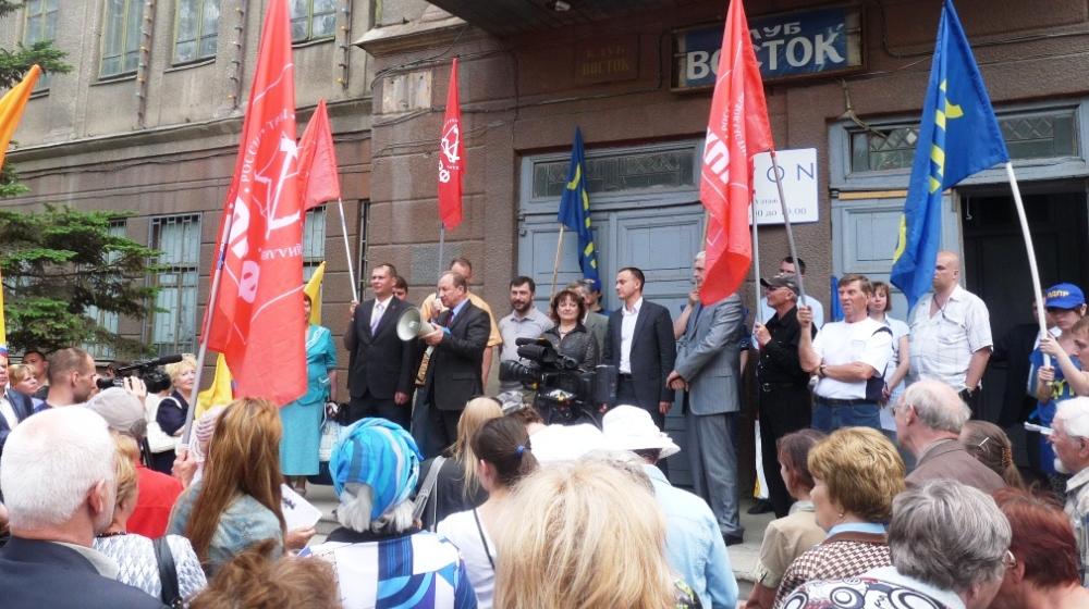 Мы все, взявшись за руки, будем добиваться честных выборов ради наших детей и внуков!
