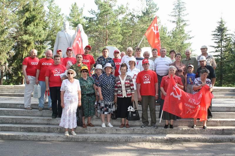 Новосибирская область: Митинг памяти в Краснозёрском 