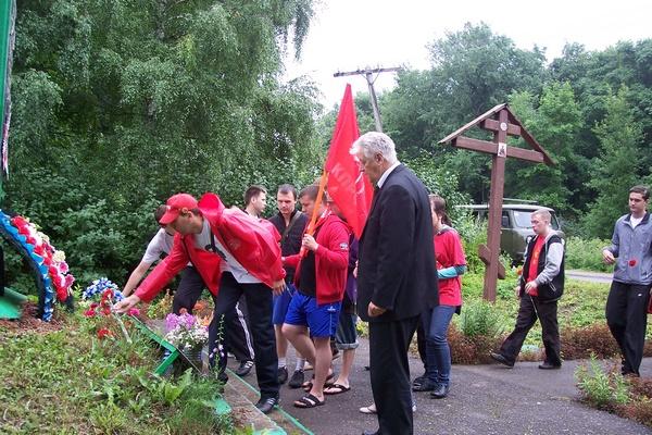 Великий Новгород: Красные флаги вновь реют над Ильмень-озером