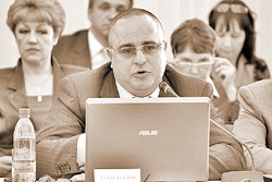 Депутат-коммунист Александр Рогов о дисквалификации генерального директора ФК «Псков-747»: «Единоросса Севастьянова давно пора «дисквалифицировать» и в областном Собрании депутатов!»