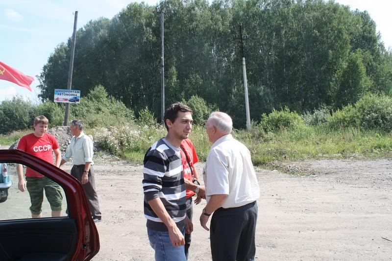 Новосибирская область: В Болотном автопробег «20-лет без СССР» встретили местные депутаты-коммунисты