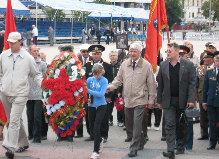 Белгород: Коммунисты и ветераны почтили память воинов-освободителей