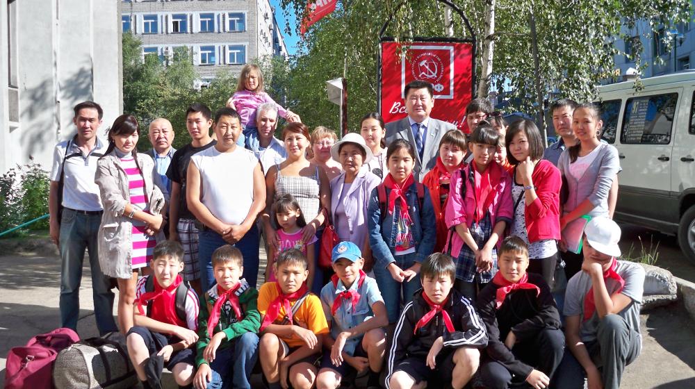 Пионеры Бурятии устремились на байкальский «Артек»