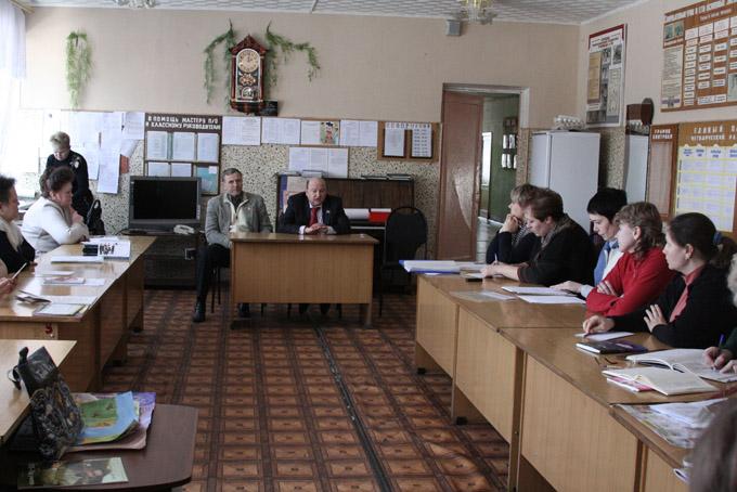 Подмосковье. Повесть о рынке сбыта отечественного автопрома, жилищных аферах и  «медвежьей любви» к ветеранам и детям 