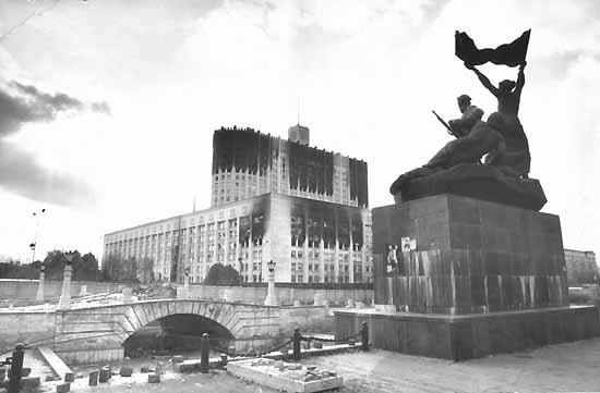 В.Ф. Рашкин: «Не забудем! Не простим!». Московские коммунисты готовят мероприятия на 3 и 4 октября в память о защитниках советской власти
