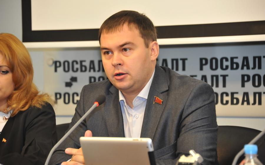 Ю.В. Афонин: «При создании молодежной программы КПРФ мы шли от нужд и чаяний человека»
