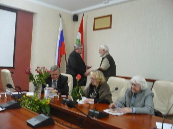 Калуга. Коммунисты и ученые "РУСО" провели "круглый стол" на тему: "Михаил Васильевич Ломоносов и современность" 