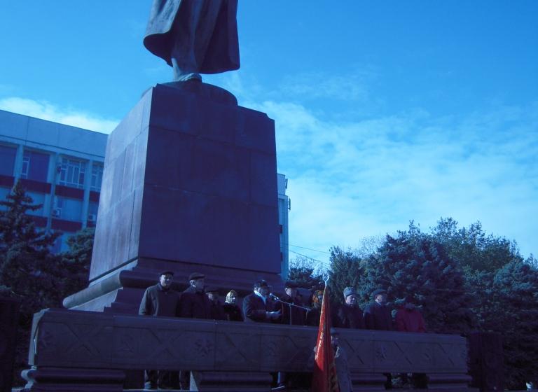 Празднование Дня Октябрьской революции в Махачкале (фоторепортаж)