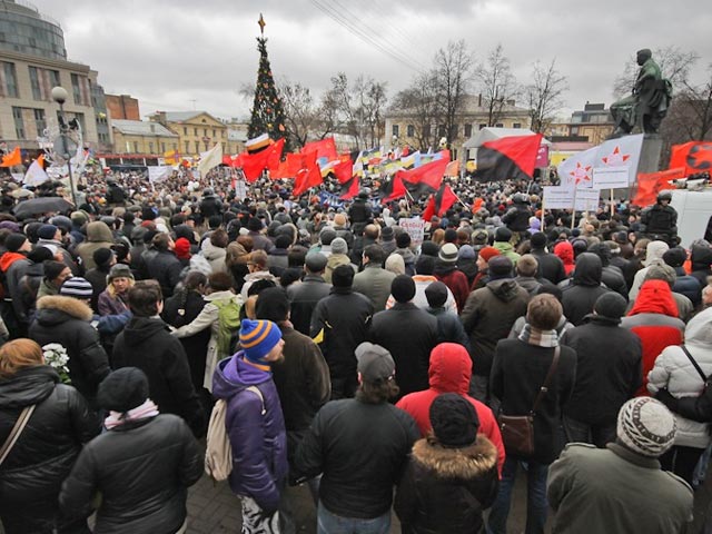 Митинг "За честные выборы" в Петербурге собрал около 1,5 тысячи человек