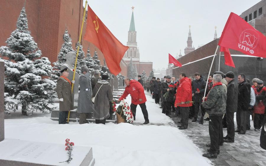 Г.А. Зюганов поклонился могиле Сталина в годовщину рождения вождя