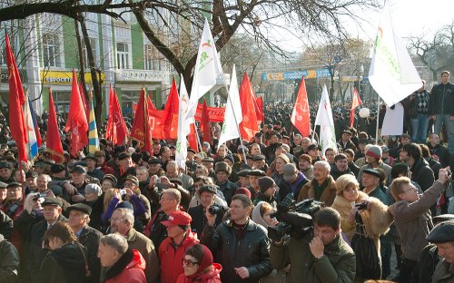 Краснодар: «Место встречи изменить нельзя!» Акция КПРФ в защиту права граждан на свободные и честные выборы