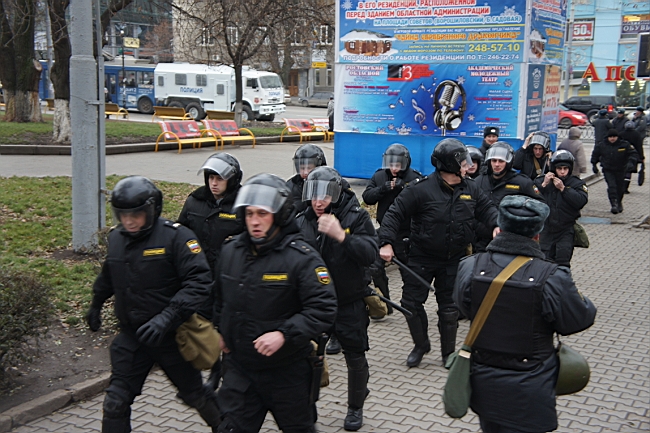 Ростовчане вышли на улицы, протестуя против фальсификации выборов