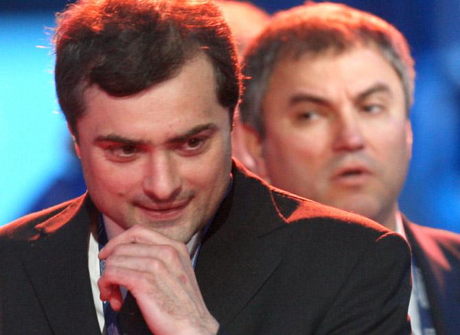 "Времена тонких схем кончились?" Секретарь ЦК КПРФ С.П.Обухов о назначениях Володина и Суркова 