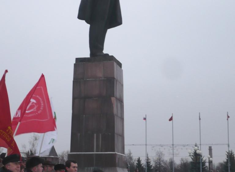 Несмотря на запрет, тульские коммунисты завершили свою агитационную кампанию митингом в самом центре города – на площади Ленина!