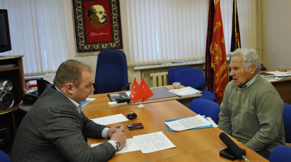 Волгоградская область: Первый в 2012-м году прием граждан депутат Паршин провел в Волжском