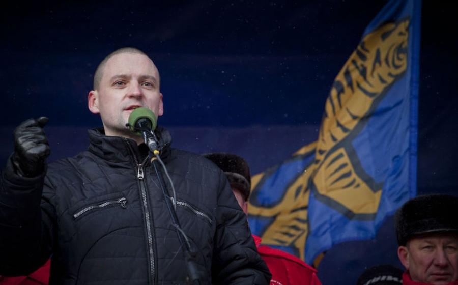 "Интерфакс" с митинга на Манежке: Удальцов заявляет, что "Левый фронт" и КПРФ способны организовать "красный протест"