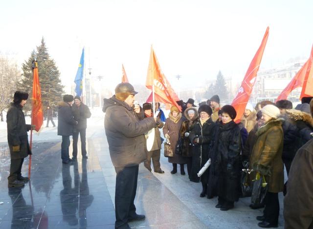 Коммунисты Алтайского края почтили память В.И. Ленина и поддержали требования участников Всероссийской акции протеста КПРФ «За честные выборы! За достойную жизнь!»