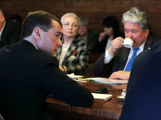 Чубайс опровергает Медведева: Если признать, что в 1996 году победил Зюганов, а не Ельцин, то придется признать нелегитимными оба срока президента Путина В.В. и нынешнее президентство Медведева Д.А.