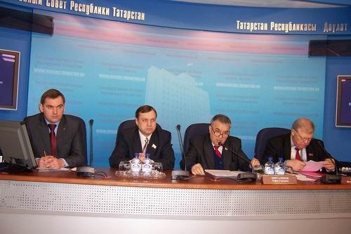 Казань: Фракция КПРФ в Госсовете Татарстана провела пресс-конференцию по проблемам ЖКХ