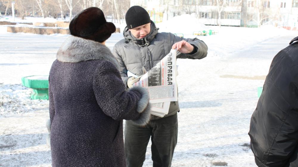 По итогам недавнего визита Путина в Алтайский край. Барнаульца, который ждал встречи с премьером у здания краевой администрации, отвезли в отделение полиции