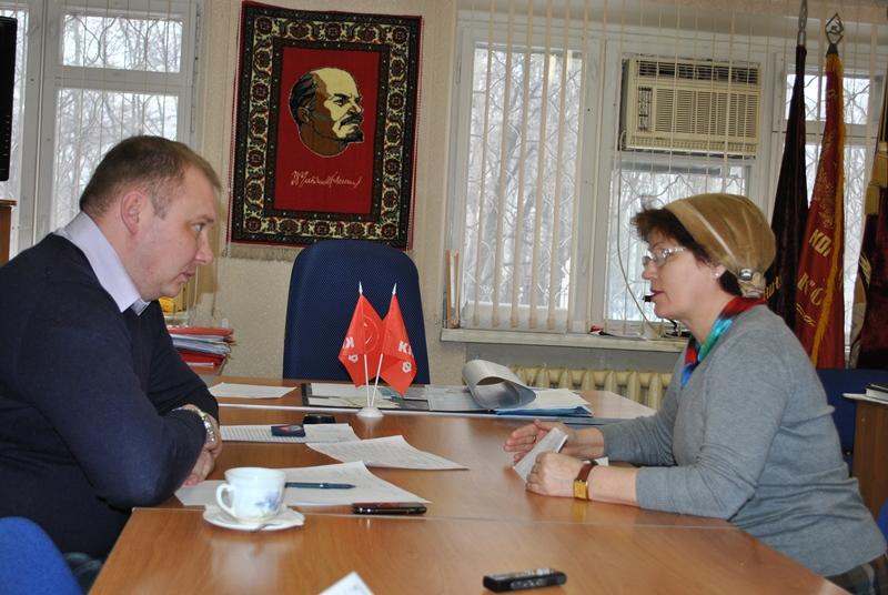 Волгоградская область. Депутат-коммунист Николай Паршин получил очередной "пакет" наказов от волжан  