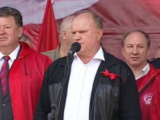 Г.А.Зюганов: В стране у нас не военное положение, и не чрезвычайное положение. Почему всех подряд полиция загребает и свозит в автозаках за решетку?