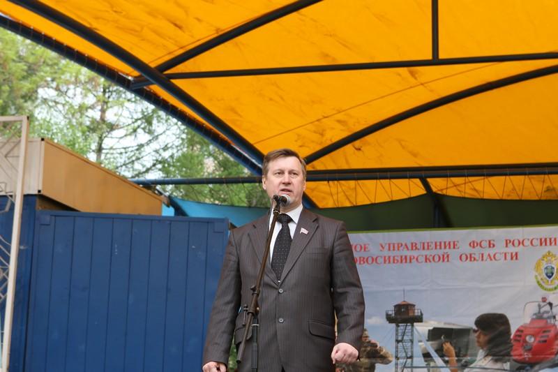 Анатолий Локоть поздравил пограничников с профессиональным праздником