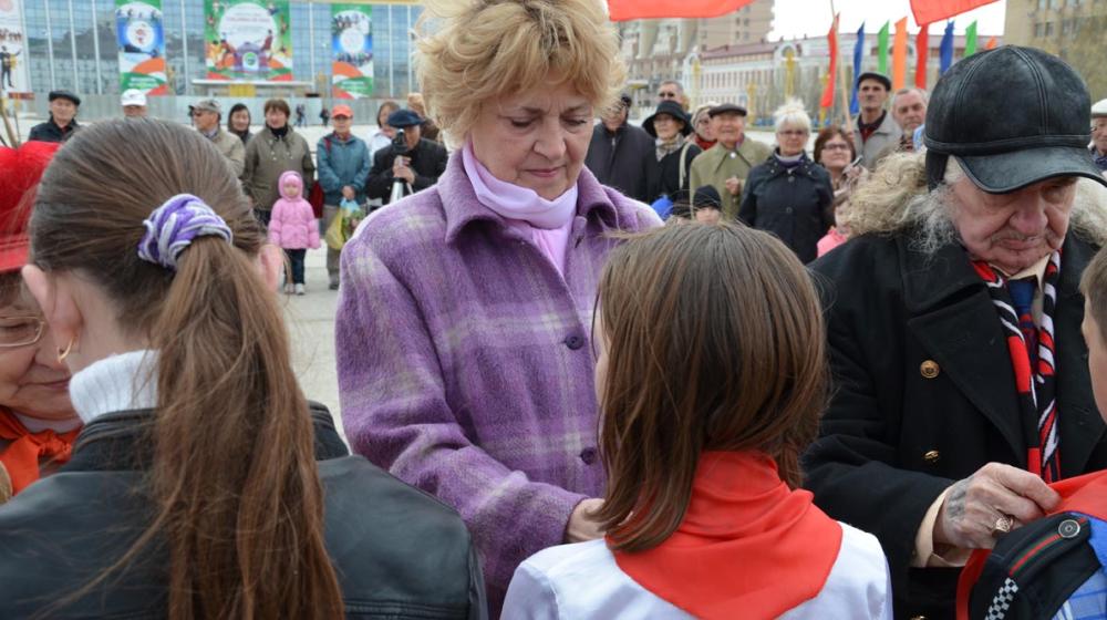 Равнение на Знамя! Торжественная пионерская линейка прошла в Якутии