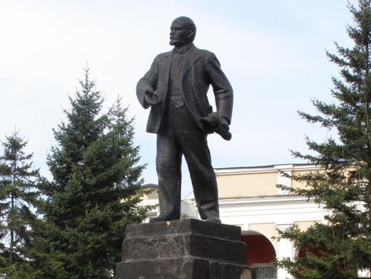 В Павлодаре демонтирован памятник В.И. Ленину, на очереди памятник пролетарскому вождю в Барнауле? 