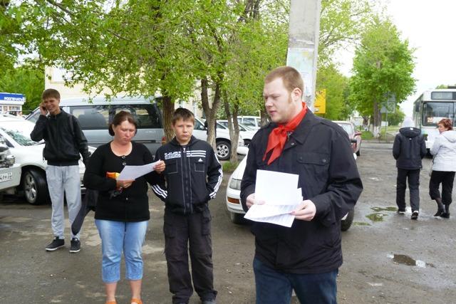По городам Алтайского края в День пионерии курсировали пионерские автобус, трамвай и троллейбус