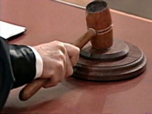 Ю.П. Синельщиков: Авторитет судебной власти в стране нынче низок как никогда. Людей возмущает волокита и бездушие судейских чиновников