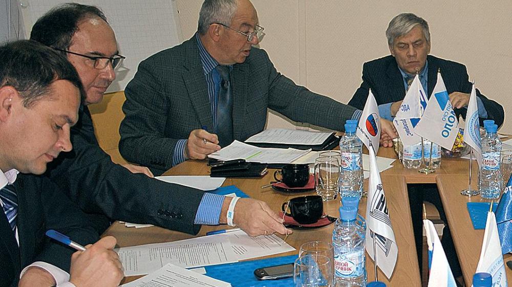 Депутат-коммунист К.В. Ширшов принимает участие в разработке первого стандарта для создания «умных» паркингов