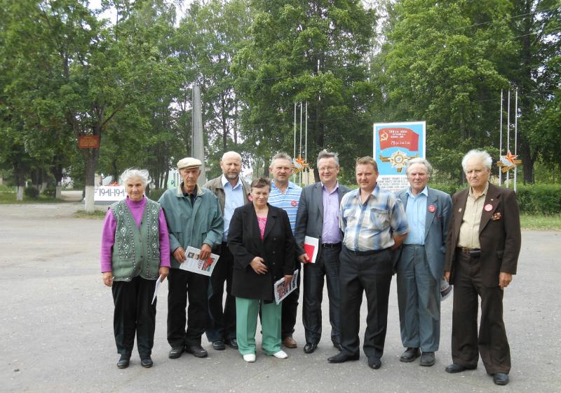 Псковская область. Идрицкое Знамя Победы в надёжных руках