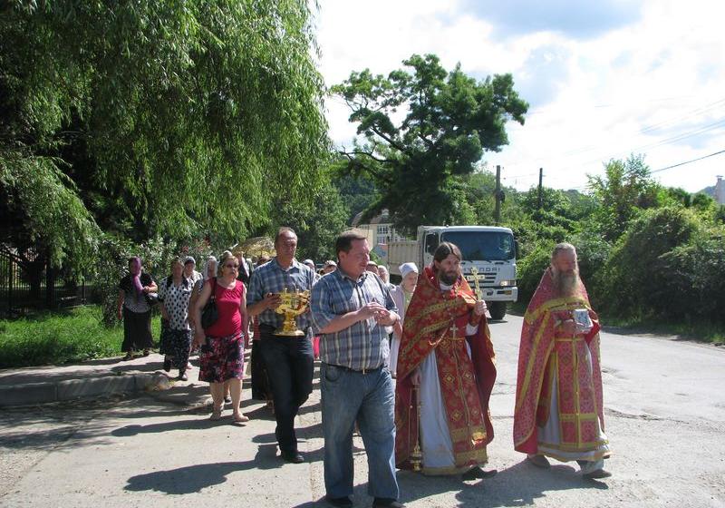 Сочи. Православные верующие провели Крестный ход против строительства тепоэлектростанции без экологической экспертизы