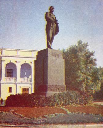 Творят, что хотят! В центре Барнаула по приказу властей демонтирован памятник В.И. Ленину