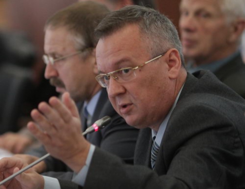 Лидер псковских коммунистов Александр Рогов: Введение в закон муниципальных фильтров убило идею губернаторских выборов