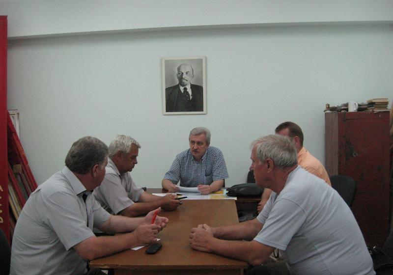 Крымск. Коммунисты помогут восстановить детский сад и стадион