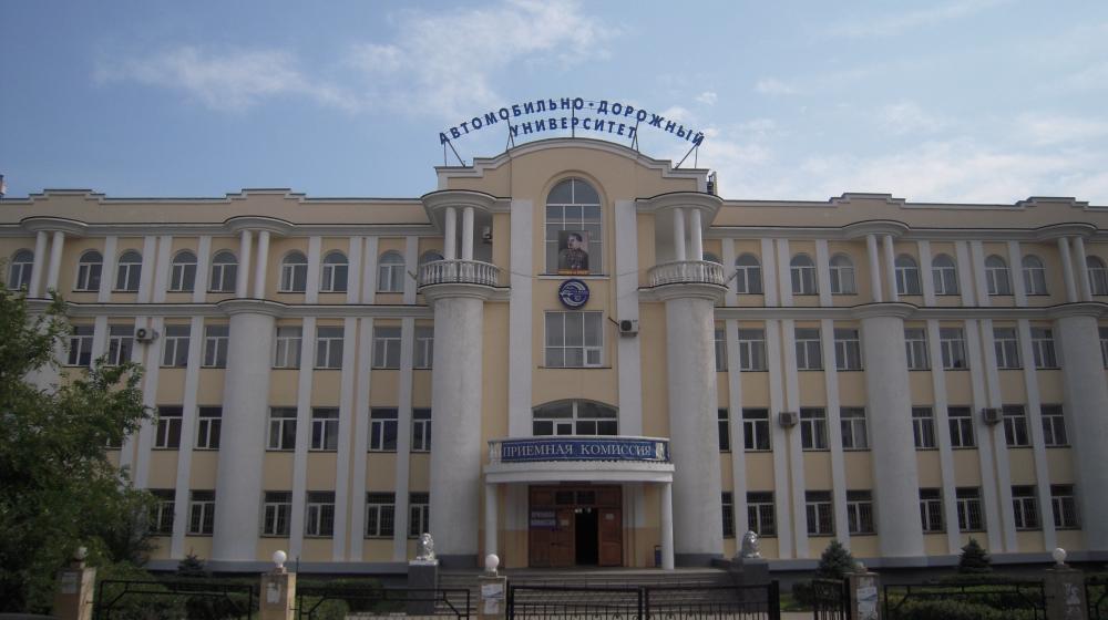 Портрет И.В. Сталина появился на фасаде Махачкалинского автомобильно-дорожного университета  