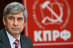 Думские коммунисты и "эсеры" попросят КС проверить законы о выборах губернаторов и о штрафах за нарушения на митингах