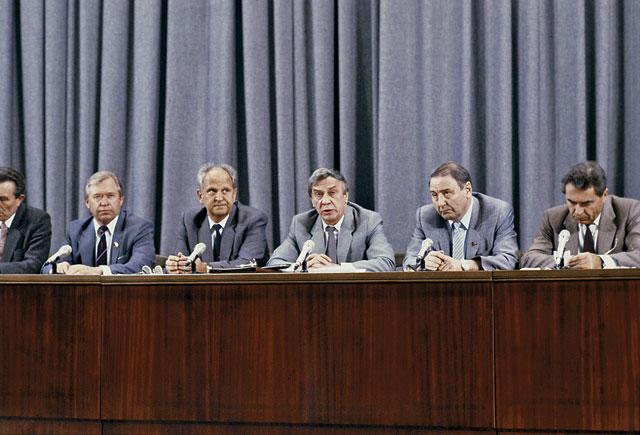 Дата в истории. Размышления по поводу мифа о «судьбоносной» роли ГКЧП в разрушении СССР