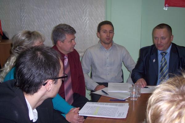 Новгородская область. Коммунисты на «круглом столе» подвели первые итоги избирательной кампании в своем регионе