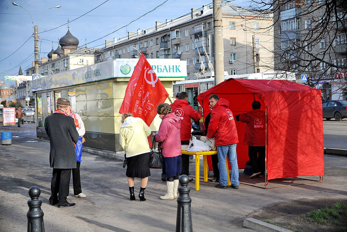 Ивановские коммунисты борются против переименования улицы Энгельса и площади Революции