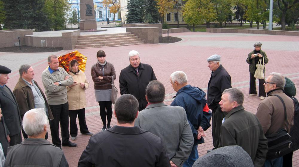 Тамбовские коммунисты провели пикеты в память о павших защитниках советской власти