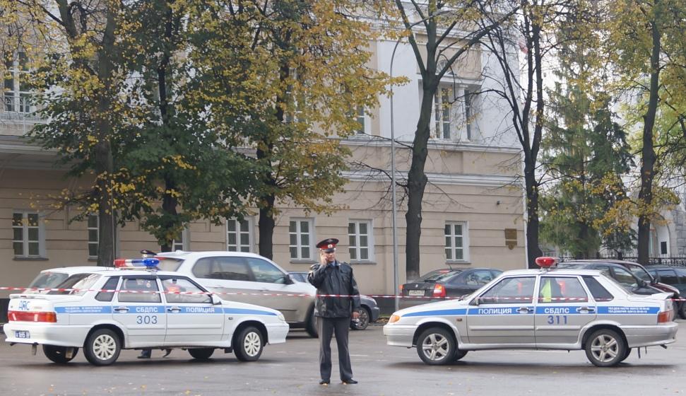 Пенза. Акция памяти жертв расстрела Верховного Совета