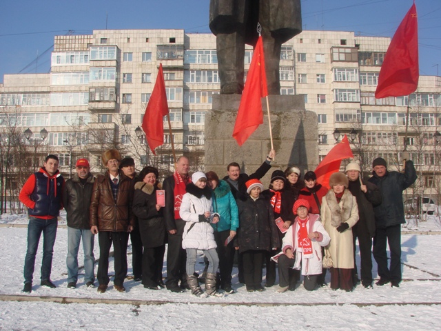 Магадан. Коммунисты провели автопробег «Слава Октябрю!»