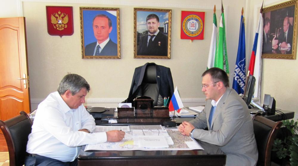 Состоялась встреча лидера чеченских коммунистов и председателя парламента республики