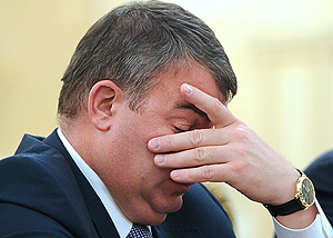 beyvora.ru: Путин встал на защиту Сердюкова, а следователи всё ближе подбираются к экс-министру через свидетельские показания 