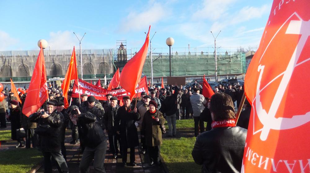 Да здравствует Октябрьская революция! 7 ноября в Калуге