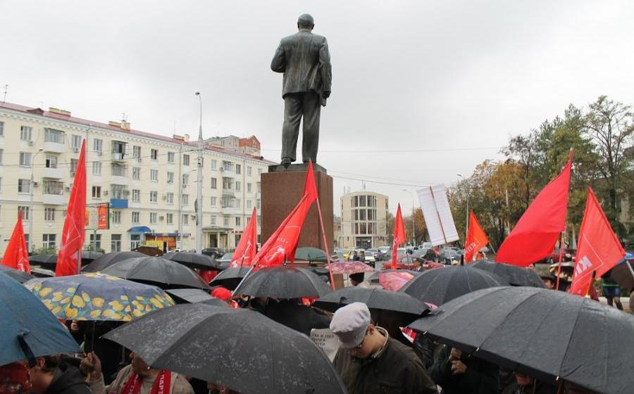 С.П.Обухов на митинге в Краснодаре: Завоеваниями Великого Октября гордились Есенин и Маяковский, Жуков и Рокоссовский, Королев и Курчатов, Чкалов и Гагарин