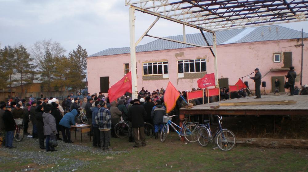 Оренбургская область. Коммунисты провели митинг против закрытия Кардаиловской участковой больницы Илекского района